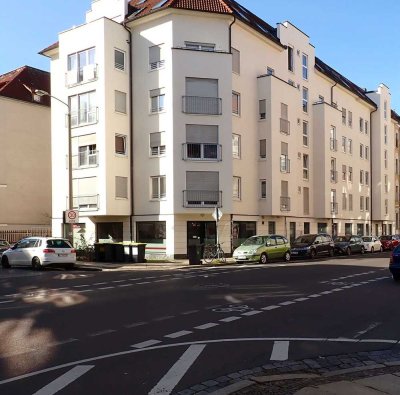 2 Zimmer, Küche, Bad, Balkon, Tiefgaragenstellplatz, Fahrstuhl