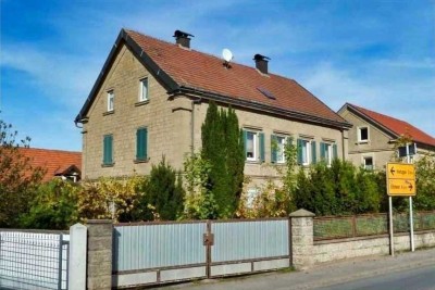 Charmantes, vielseitig nutzbares Anwesen mit Nebengebäuden, Garagen und Garten, ca. 600m² Wohn- u.