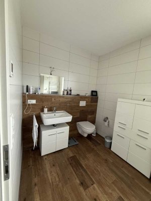 Luxuriöse DHH mit absolut hochwertiger Ausstattung und hübschem kleinen Garten in Lemgo Lüerdissen.