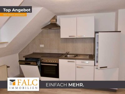 Einfach Mehr: Erstbezug nach Modernisierung. 3,5-Zimmer-Dachgeschoss-Wohnung, EBK, Garage u. a.