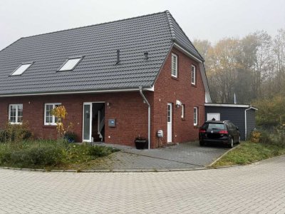 Moderne Doppelhaushälfte in ruhiger Lage von Sterup – neuwertig, gepflegt, ab Februar 2026 verfügbar