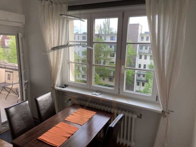 2-Zi-Altbau-Wohnung | mit Klimaanlage | Parkett | mit Süd-Balkon | in Berlin-Westend