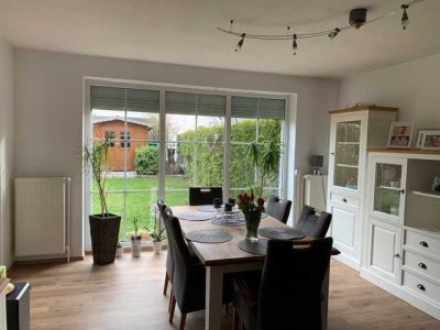 Neuwertige Terrassenwohnung mit drei Zimmern und Einbauküche in Schiffdorf