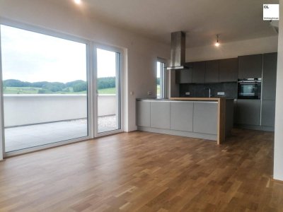 Penthouse-Wohnung mit großer Dachterrasse und tollem Ausblick! Zu Vermieten ab 01.03.2026