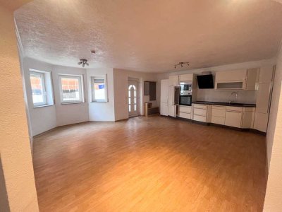 *NEU* frisch renovierte 2-ZI Wohnung in SNH-Dühren