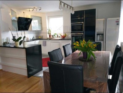 Beautiful penthouse in Munich East, 102 m², 4 rooms, with or without furniture + 96 m² garden (opt.)
