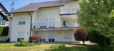 Barrierefreie, neuwertige 3-Raum-Terrassenwohnung mit geh. Innenausstattung mit Balkon in Eppelborn
