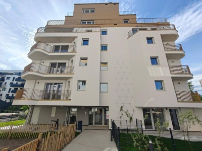 Modernes Wohnen im Grünen: Erstbezug einer 3-Zimmer-Wohnung im MIRA LAA Park-Ensemble
