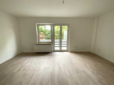 Helle 4-Zimmer-Wohnung mit Balkon und Tageslichtbad frei!