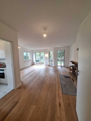 Erstbezug nach Sanierung 2-Zi Gartenwohnung Nähe FIS
