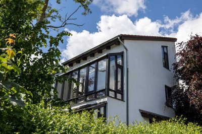 *** BEGEHRTE WOHNUNG MIT TERRASSE IM ARCHITEKTENHAUS ***
