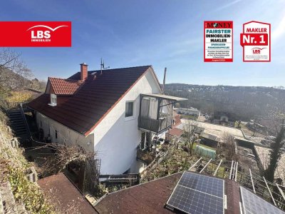 Modernes Dreifamilienhaus mit unverwechselbarem Ausblick!