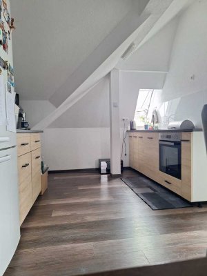 Geschmackvolle 2-Raum-DG-Wohnung mit schönem eigenen Garten in Illerkirchberg