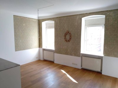Schmuckstück - ALTBAU - sanierte 2,5 Zi-Wohnung - PROVISIONSFREI