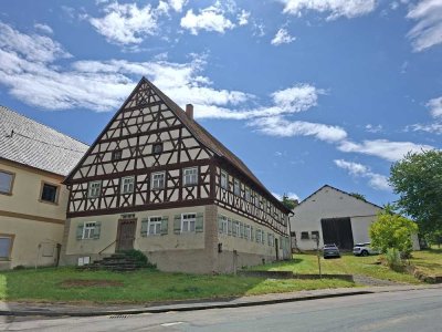 Historisches Anwesen mit großem Potenzial – direkt an der Klostermauer in Kirchheim am Ries