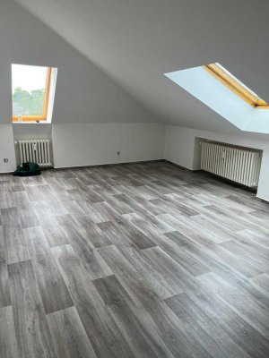 Zwei Kaltmieten geschenkt: Top 1-Zimmer-Wohnung mit Blick über Gubens Dächer
