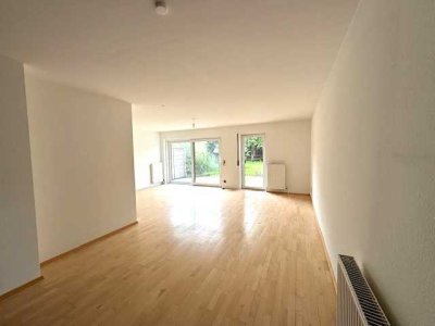 60437 Frankfurt (Nieder-Erlenbach), REH,Wfl.ca.145m², 6Zi,Kü,2XTgl.-Bad+G-WC, Terr., Garten, Stellpl
