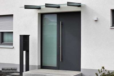 Reihenmittelhaus nebst Kfz-Aufbereitung