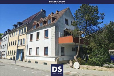 Dreifamiilenhaus mit Potential auf großem Grundstück in Kiel-Ellerbek