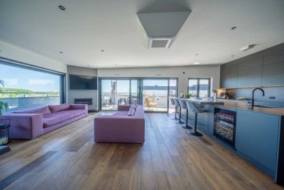 Provisionsfrei: Luxus-Penthouse mit Aufzug in die Wohnung, 265 m² & gesamte Etage für dich