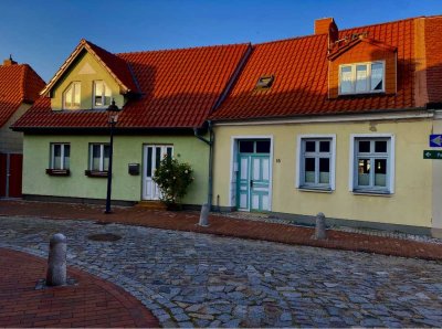 Geräumiges, preiswertes Doppelhaus  in Ribnitz-Damgarten mit unterkellerter Garage