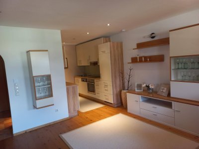 ***TOP-sanierte 2.5-Zimmer Dachwohnung***