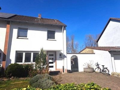 *Reserviert* Sanierungs-/Handwerkerobjekt im Soester Westen:
Reihenendhaus mit Garten sucht n