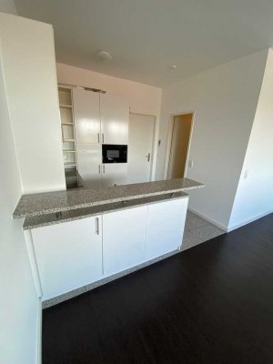 CITY-APPARTEMENT MIT EXKLUSIVER EINBAUKÜCHE