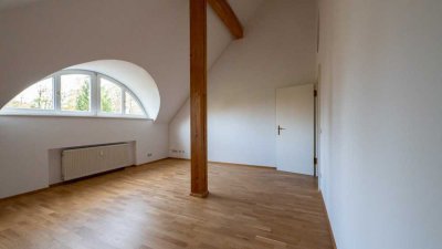Exklusive 2-Zimmer-Dachgeschosswohnung mit historischem Flair