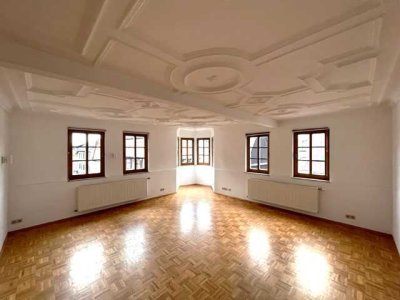 Kronberg-Altstadt aussergewöhnliches Wohnen in historischen Mauern - gepflegte 2-ZW für Singles