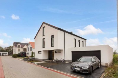 Gehobenes Einfamilienhaus in begehrter Lage - moderne Architektur mit zusätzlichem Ausbaupotenzial