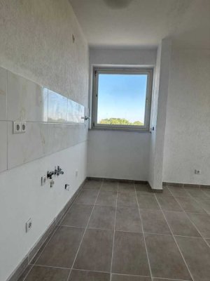 frisch sanierte 2,5 Zimmer Wohnung mit Balkon