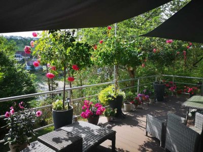 Traumwohnung: 4-Zimmerwohnung mit Balkon, Holz-Kamin und Garten in Haiterbach