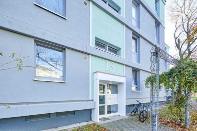 Hier steigt Ihnen keiner aufs Dach. 2-Zimmer Wohnung -&gt; schon bald verfügbar.