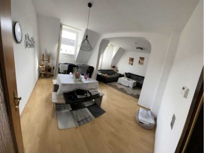 680 € - 101.53 m² - 4.0 Zi.