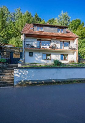 Traumhaft schönes Anwesen mit 6 Garagen, Wintergarten, Partyraum mit Bar und ca. 1.520qm Grundstück