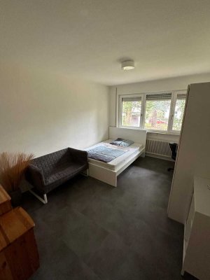 Geschmackvolle 1-Raum-Wohnung mit Balkon und EBK in Frankfurt am Main