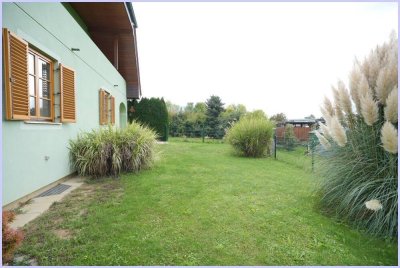 Sanierte schöne Gartenwohnung. 73m² ruhige Lage.1 WZ, 1 SZ, neues Bad, Küche, Keller, Parkplatz.