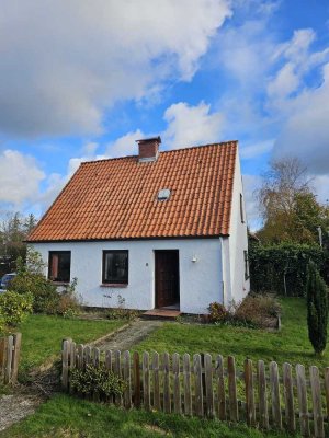 Sanierungsobjekt in ruhiger Lage mit Riesengarten! Haus + Anbau, Durchbruch möglich oder 2 Parteien!