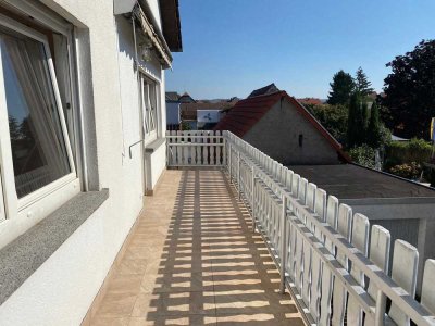 Helle 3-Zimmer-Wohnung (110 m²) mit großem Balkon, Garage und Top-Anbindung in 76297-Stutensee-Spöck