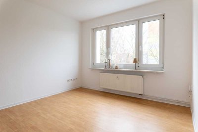 Einziehen und wohlfühlen! Schöne 2-Raum-Wohnung mit großer Terrasse zu vermieten.