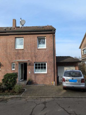 Reihenendhaus mit Garage, vier Schlafzimmern und Dachboden in Dortmund Persebeck