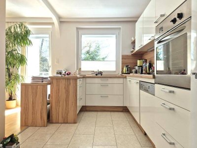 Sonnige 84 m² WNFL plus 7,45 m² Loggia am Pöstlingberg mit herrlicher Fernsicht! Inkl. Küche/Geräte! Kachelofen! Garage!