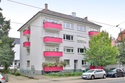 Weststadt-Highlight: Lichtdurchflutete 3,5-Zimmer-Dachgeschosswohnung mit Balkon und Stellplatz