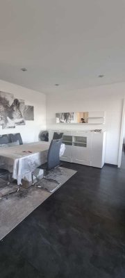 Unrenoviert  3 Zimmer KDB