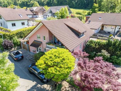 Zweifamilienhaus in Riedern am Sand – Großes Grundstück mit Platz für die ganze Familie