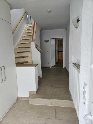 Freundliche und vollst. renovierte 2-Zimmer-Maisonette-Wohnung mit geh. Innenausstattung in Dortmund