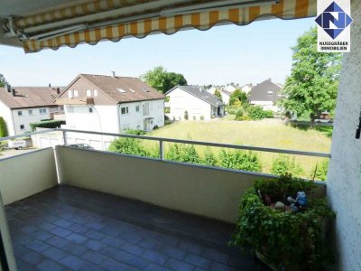 Gepflegte 2-Zimmer-Wohnung mit überdachtem Balkon und schöner Aussicht