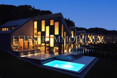 *** TOBELBAD - LUXUS CHALET MIT BEEINDRUCKENDER GALERIEHÖHE IN IDYLLISCHER WALDRANDLAGE ***