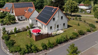 Energie-A+ Traumhaus BJ2018 mit PV – provisionsfrei in Sulzheim!